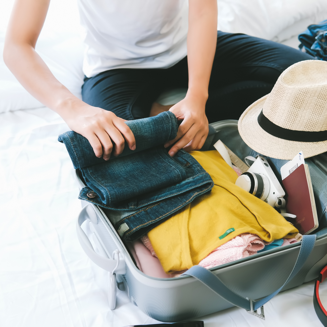 5 Essential Tips to Stay Organized While Traveling